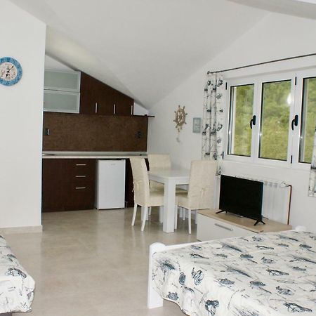 Studio Apartments Morinj Exterior foto