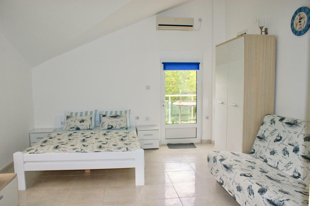 Studio Apartments Morinj Exterior foto